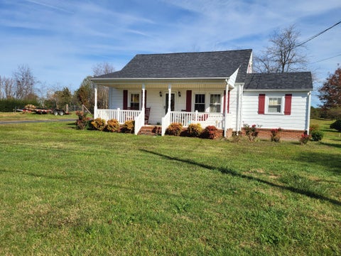 Homes For Sale - 1081 E Gretna Rd<br/> Pittsylvania County, Gretna, VA 24557