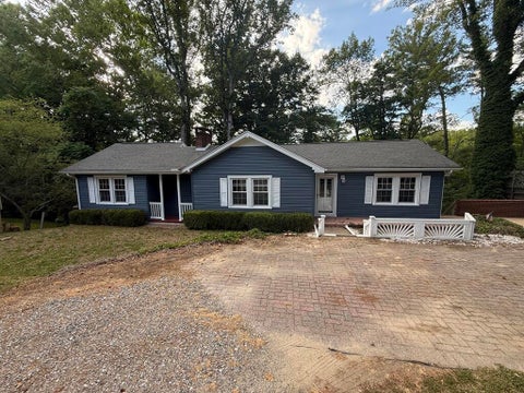 Homes For Sale - 407 Ridgewood Rd<br/> Bassett, VA 24055