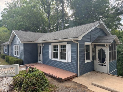 Homes For Sale - 407 Ridgewood Rd<br/> Henry County, Bassett, VA 24055