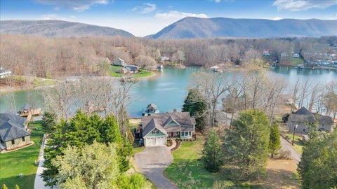 Homes For Sale - 308 Pine Dr<br/> Huddleston, VA 24104