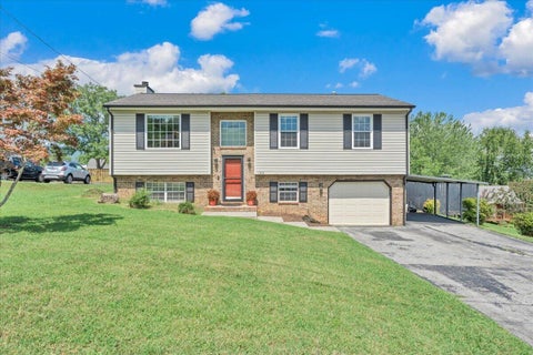 Homes For Sale - 1104 Christy Cir<br/> Salem, VA 24153