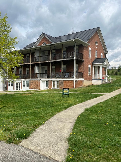Multifamily For Rent - 211 College Dr #5<br/> Daleville, VA 24083