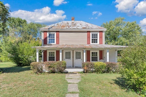 Photo of 265 Conrad ST, New Castle, VA 24127 (MLS # 931796)