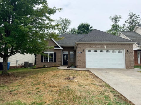 Homes For Sale - 2402 Willow Walk Rd<br/> Roanoke City County, Roanoke, VA 24017