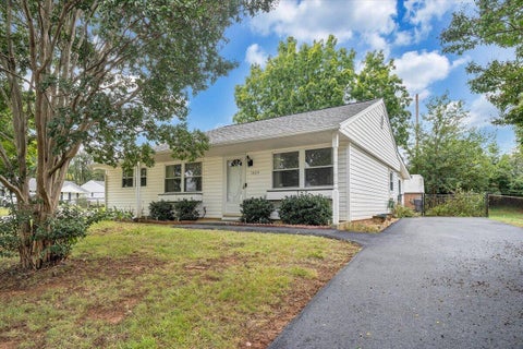 Homes For Sale - 1404 Antrim St<br/> Salem, VA 24153
