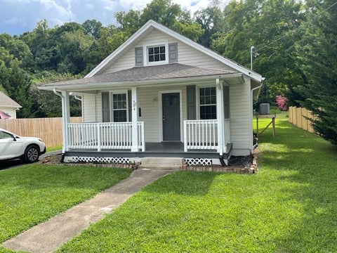 Homes For Sale - 304 Bowman Ave<br/> Salem, VA 24153