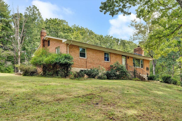 6804 COTTON HILL RD, ROANOKE, VA 24018 - Image 8a5ed140f429ef5ad30c8d53e71e05b0/2443484380
