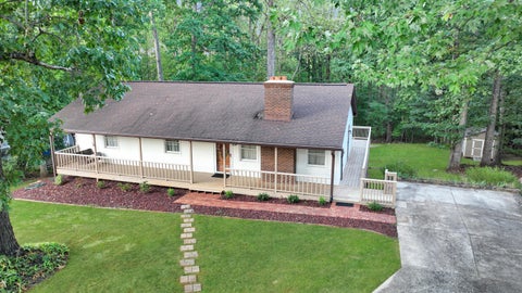 Homes For Sale - 1111 Fairview Dr<br/> Bedford, VA 24523