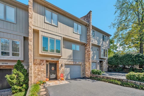 Townhouse For Sale - 3394 Londonderry Ln<br/> Roanoke, VA 24018