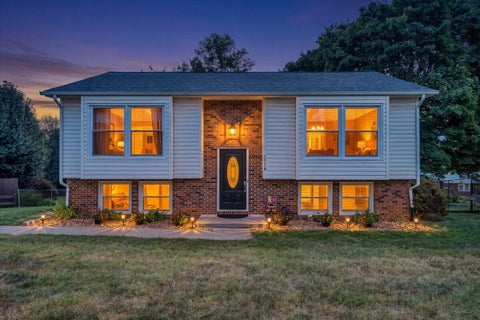 Homes For Sale - 1526 Poplar Ave<br/> Salem, VA 24153