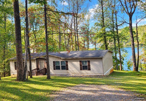 Mobile Home For Sale - 300 Whisperway Rd<br/> Moneta, VA 24121