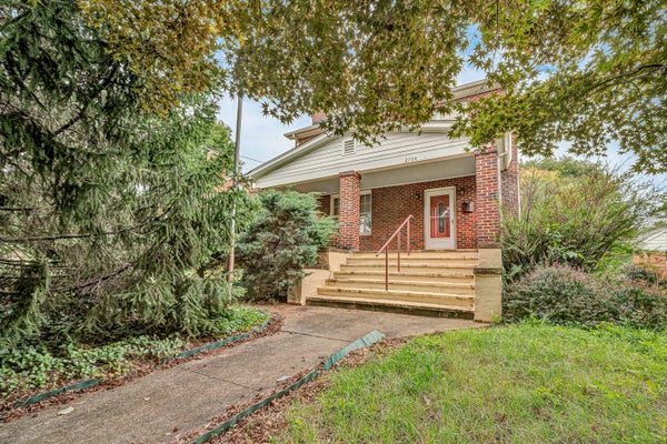 2704 FLORALAND DR NW, ROANOKE, VA 24012 - Image b0a43422d0010f1de10d2df77cbafd9f/868571987
