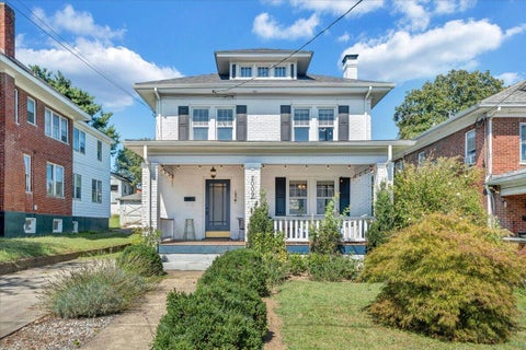 Homes For Sale - 2009 Memorial Ave<br/> Roanoke, VA 24015