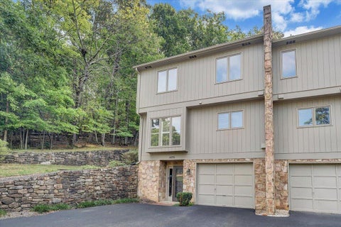 Townhouse For Sale - 3255 Londonderry Ln<br/> Roanoke, VA 24018