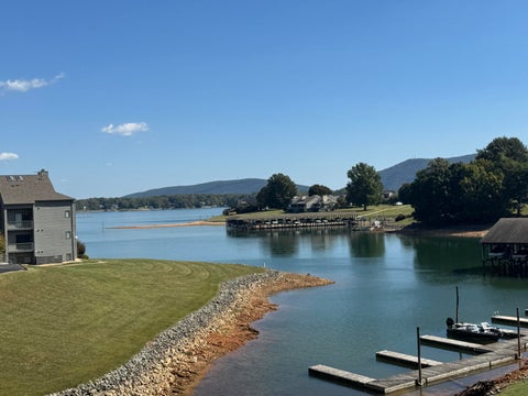 Homes For Sale - 75 Dockside Cir #UNIT 308<br/> Moneta, VA 24121