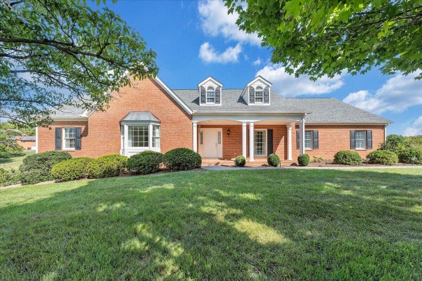 16 PINEHURST DR, DALEVILLE, VA 24083 - Image b950ebcc682a153a9d3ecebb0962fd27/414193530