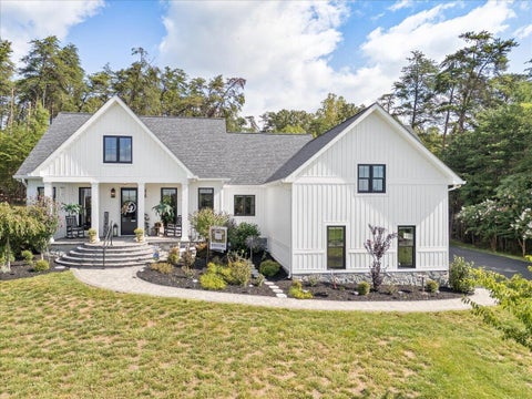 Homes For Sale - 151 Park Way Ave<br/> Moneta, VA 24121
