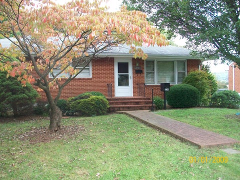 Homes For Sale - 230 Crittendon Ave<br/> Roanoke, VA 24012