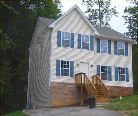 Homes For Rent - 1816 Connors Run<br/> Roanoke County, Salem, VA 24153