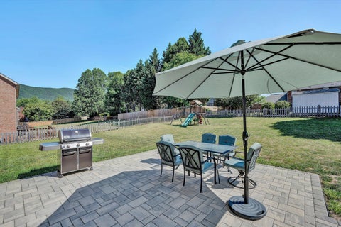 Photo of 5137 Plantation Grove LN, Roanoke, VA 24012 (MLS # 927751)