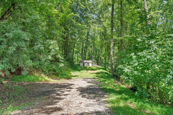 585 DOE RUN RD, ROCKY MOUNT, VA 24151 - Image c1f847bcd2e08c1be927f65da8bb8fa7/1187500320