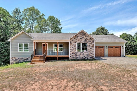 Homes For Sale - 3727 Golden View Rd<br/> Franklin County County, Glade Hill, VA 24092