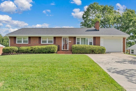 Homes For Sale - 131 Maplelawn Ave<br/> Roanoke City County, Roanoke, VA 24012