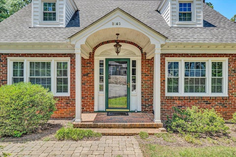 Photo of 3143 W Ridge RD SW, Roanoke, VA 24014 (MLS # 925931)
