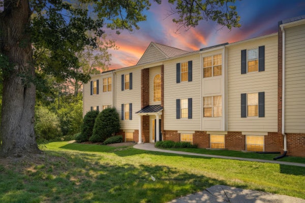 1217 VILLA LN UNIT B, CHARLOTTESVILLE, VA 22903 - Image db3cfebf5c8b5c6788c6f3a4eb06ee1f/893934388