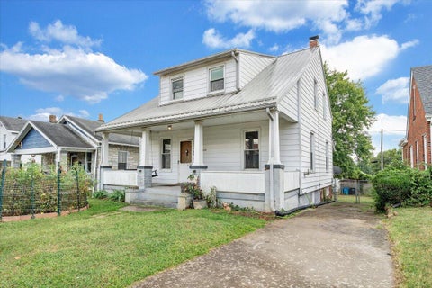 Homes For Sale - 1105 Morehead Ave<br/> Roanoke, VA 24013