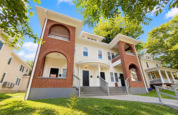 1112 CHAPMAN AVE SW, ROANOKE, VA 24016 - Image e044df56aa77320b57a7d3c6be6f55bb/2733877207