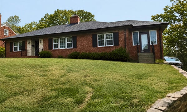 2765 LABURNUM AVE SW, ROANOKE, VA 24015 - Image e43b0cd03188d83fd67e7cb8c4ae2e41/527058888