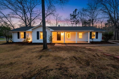 Photo of 2049 Surrey LN, Roanoke, VA 24012 (MLS # 925696)