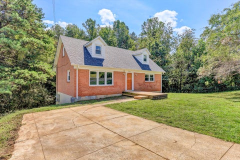 Homes For Sale - 372 Trott Cir<br/> Martinsville, VA 24112