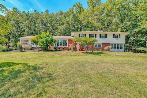 Homes For Sale - 3872 Carvins Cove Rd<br/> Roanoke County County, Salem, VA 24153