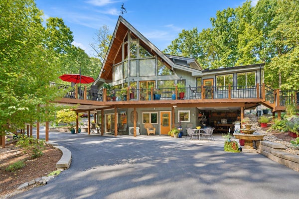 113 BARBURY CT, HUDDLESTON, VA 24104 - Image ee6a793a4e85a5a1dfc90e96d5da8f82/689627226