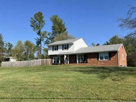 3422 NEMMO RD, VINTON, VA 24179 - Image f13e2cff7fb84b53dfab576a371734c0/3511141481