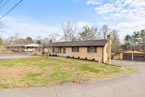 Homes For Sale - 1471 Mud Pike Rd<br/> Montgomery County, Christiansburg, VA 24073