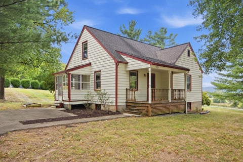 Homes For Sale - 30 Landers Ln<br/> Troutville, VA 24175