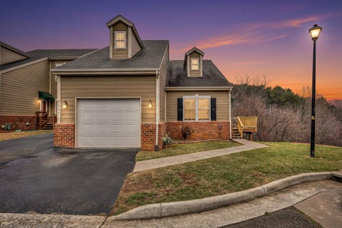 Townhouse For Sale - 3827 Alexandra Ct<br/> Roanoke County, Roanoke, VA 24012