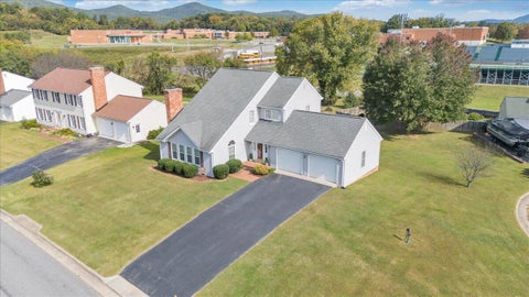 Homes For Sale - 5111 Norseman Dr<br/> Roanoke, VA 24019