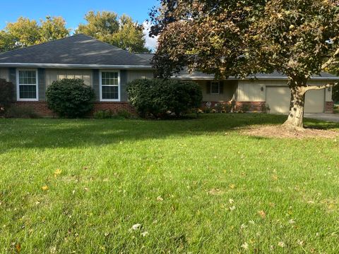 Photo of 1811 Greenbriar Drive, Troy, OH 45373 (MLS # 1042167)