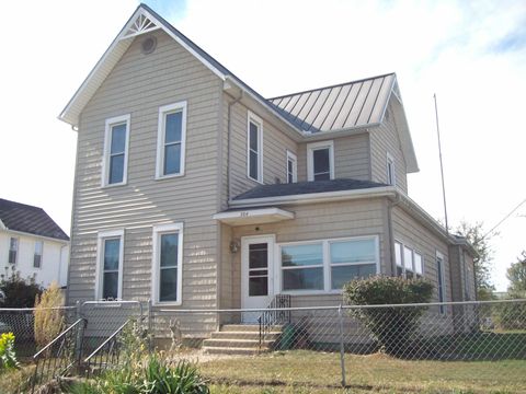 Photo of 304 S Wayne Street, Fort Recovery, OH 45846 (MLS # 1042058)