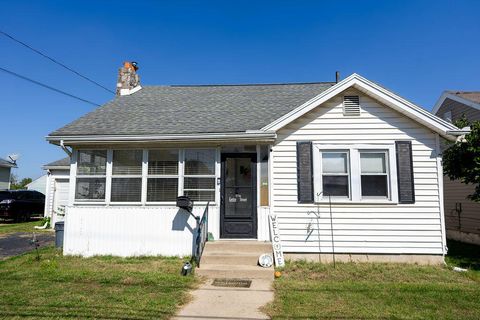 Photo of 1714 Kenton Street, Springfield, OH 45505 (MLS # 1041795)