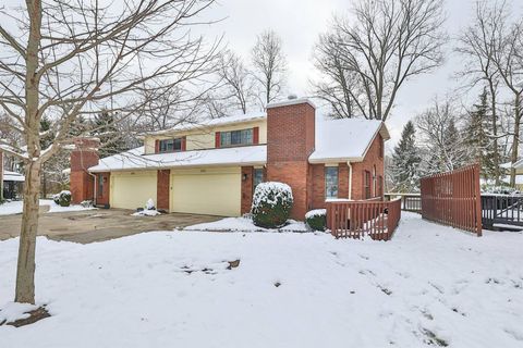 Photo of 6331 Adams Circle #16, Dayton, OH 45459 (MLS # 1042826)