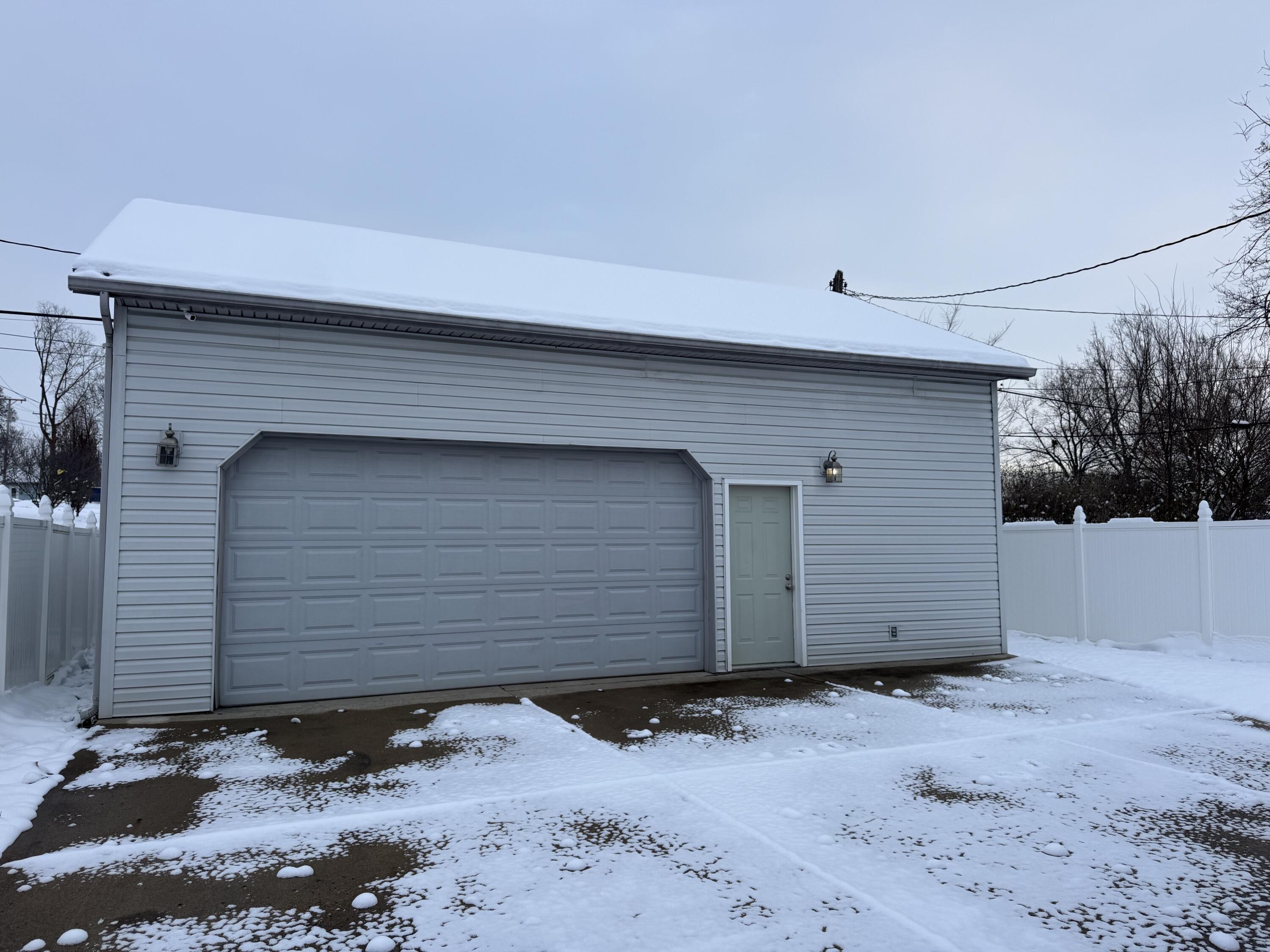 Bellefontaine, Ohio 43311, United States, 2 Bedrooms Bedrooms, ,1 BathroomBathrooms,Residential,Contingent,252191