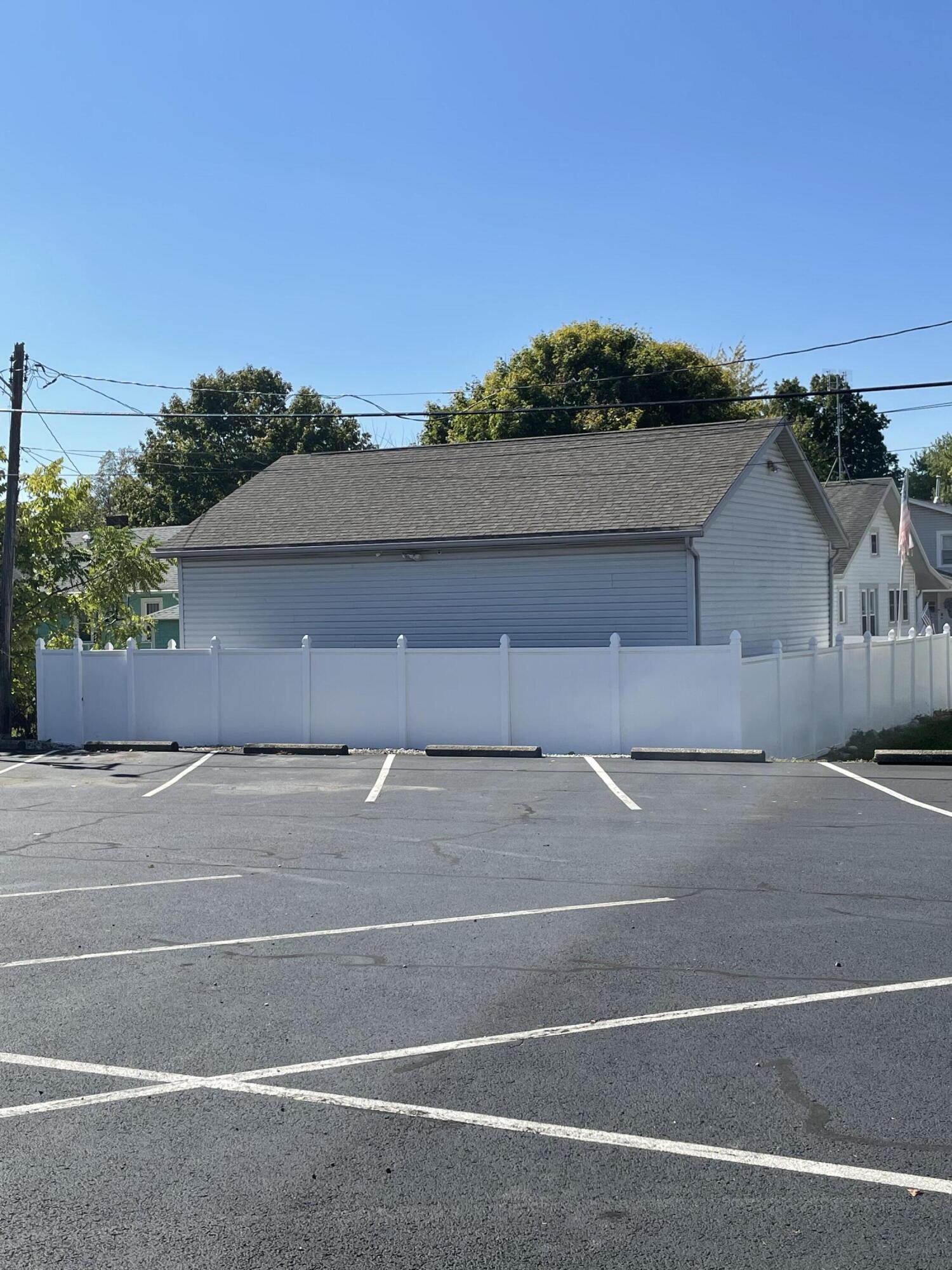 Bellefontaine, Ohio 43311, United States, 2 Bedrooms Bedrooms, ,1 BathroomBathrooms,Residential,Contingent,252191