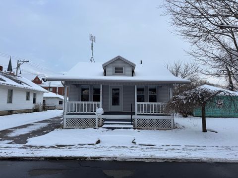 Photo of 417 N Park Street, Bellefontaine, OH 43311 (MLS # 1042820)