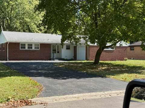 Photo of 215 Levering Drive, Piqua, OH 45356 (MLS # 1041852)