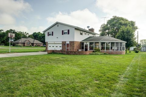 Photo of 1517 E Main Street, Greenville, OH 45331 (MLS # 1041606)